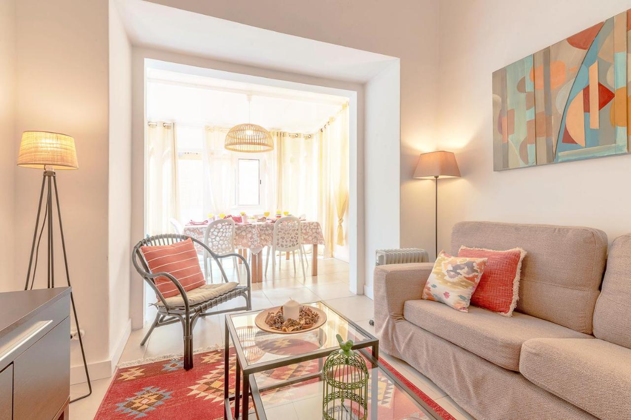Apartment Alm- Spacious. Sunny. Patio. Quiet Area. Fast Wifi Lissabon