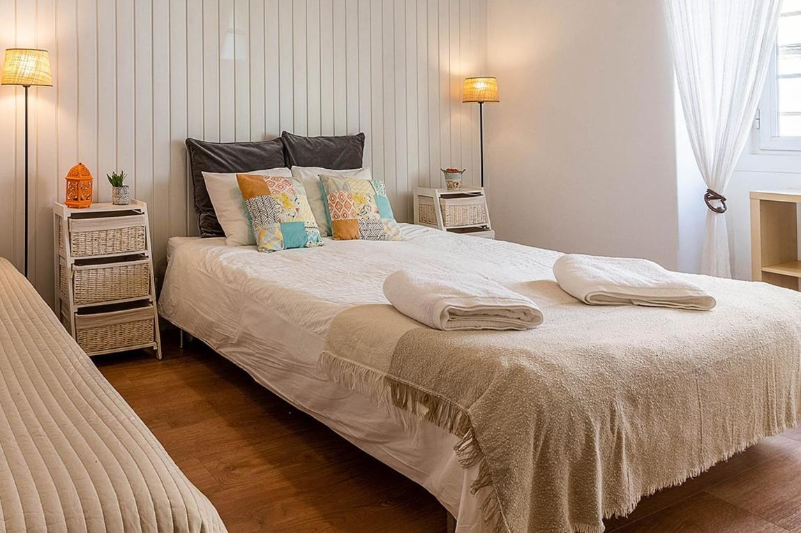 Alm- Spacious. Sunny. Patio. Quiet Area. Fast Wifi Lissabon