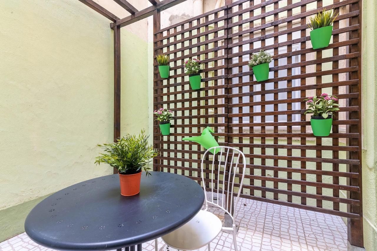 Alm- Spacious. Sunny. Patio. Quiet Area. Fast Wifi * Lissabon