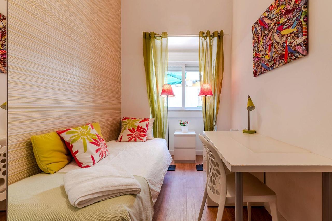 Alm- Spacious. Sunny. Patio. Quiet Area. Fast Wifi * Lissabon