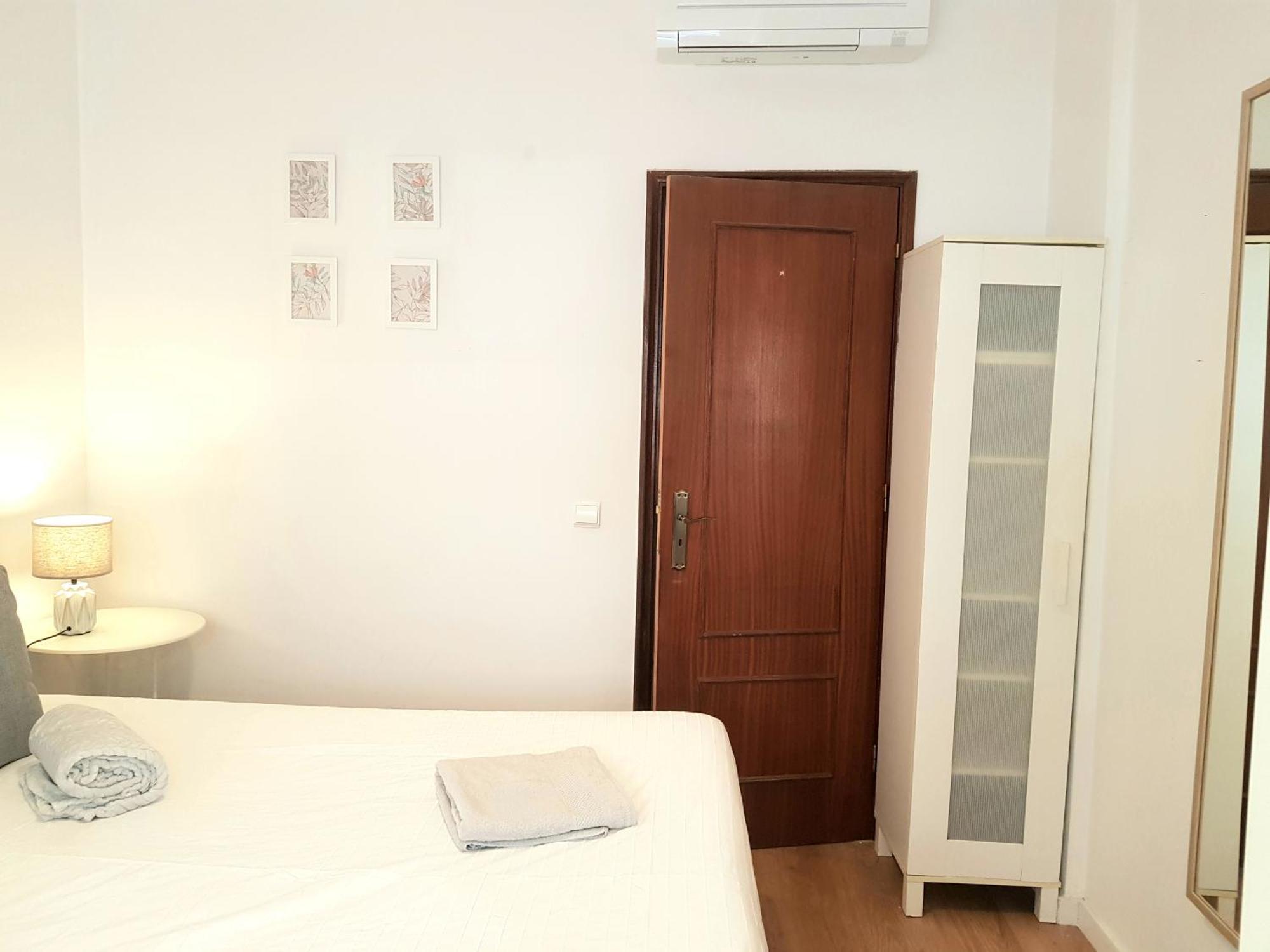 Apartment Alm- Spacious. Sunny. Patio. Quiet Area. Fast Wifi